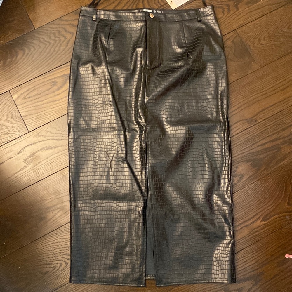Textured pleather midi skirt